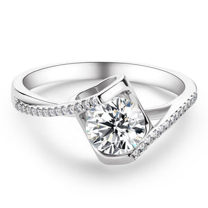 925 Sterling Silver Classic Round Cut CZ Angle Solitaire Ring 2